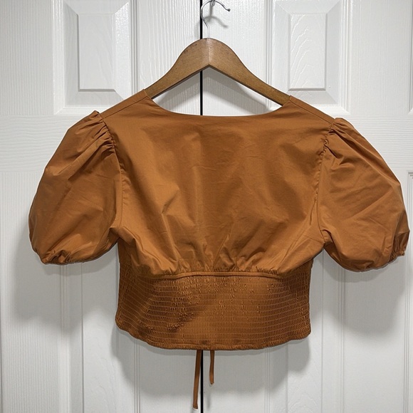 Woman’s Crop Top - Large - Picture 4 of 5